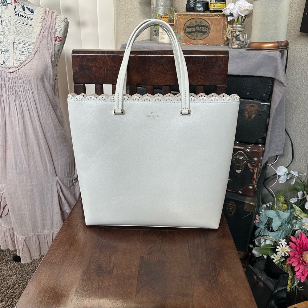 STUNNING Kate Spade Tote in White with Beautiful Details!